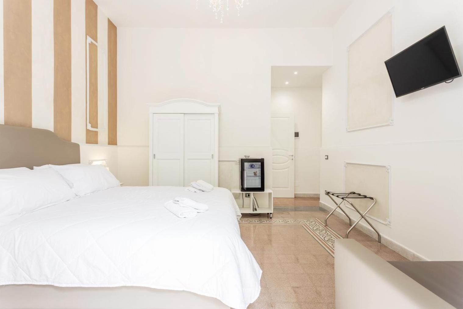 Aragona House *