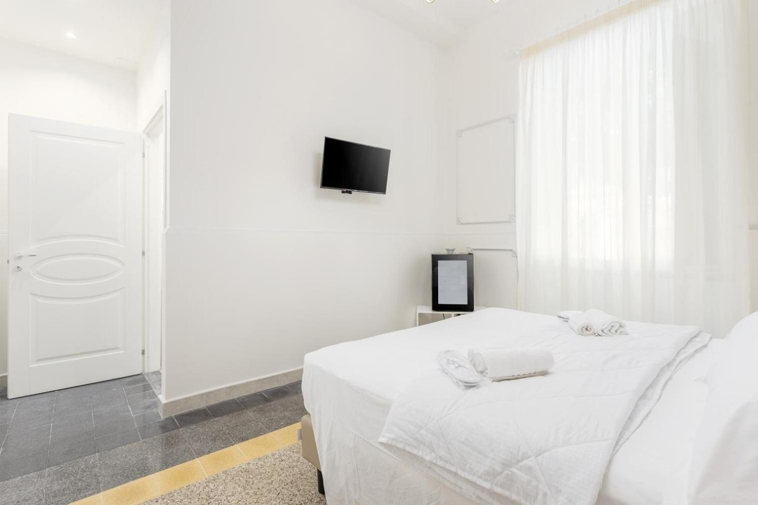 Aragona House *